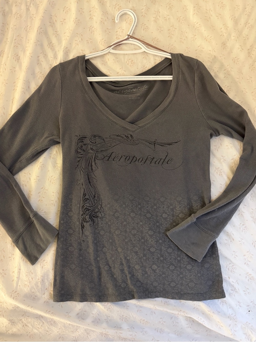 Vintage Y2K Aeropostale 100% Cotton Long Sleeve V-Neck Top - Gray